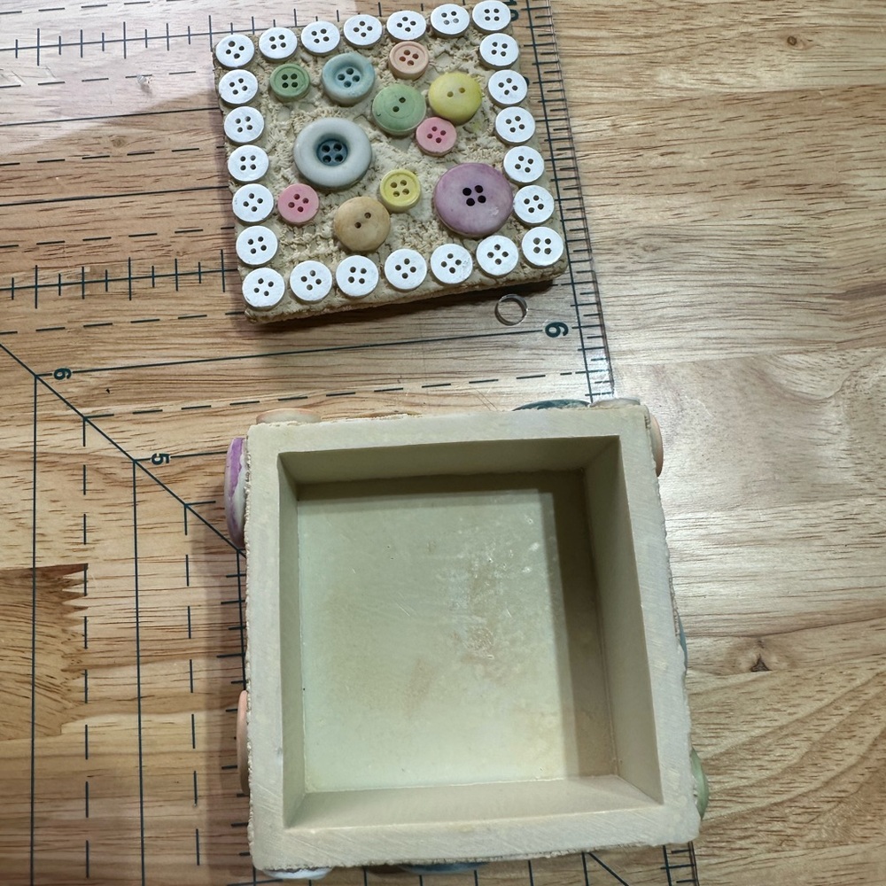 Colorful Button Ceramic Decor Box - Picture 3 of 10